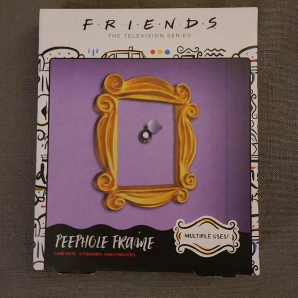Friends Peephole Frame - Picture 1 of 2
